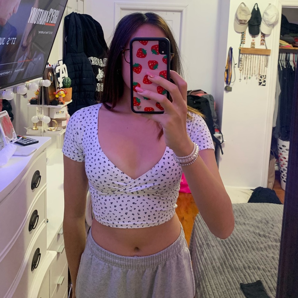 brandy melville amara short sleeve top